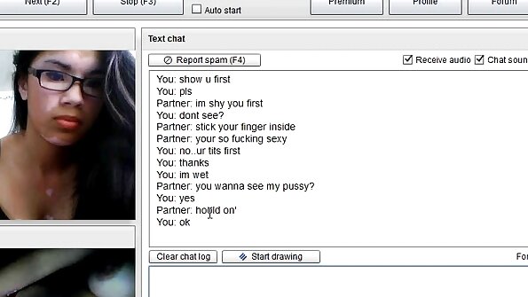 एक हिंदी एचडी सेक्सी मूवी काला आदमी एक रेवेन बालों वाली लड़की में अपना लंड चिपका रहा है