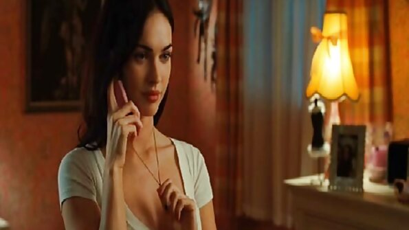 एक सेक्सी मूवी हिंदी में फुल एचडी किशोरी प्रवेश उसके गीला चूत के साथ उसके dildo पर के टाइल्स