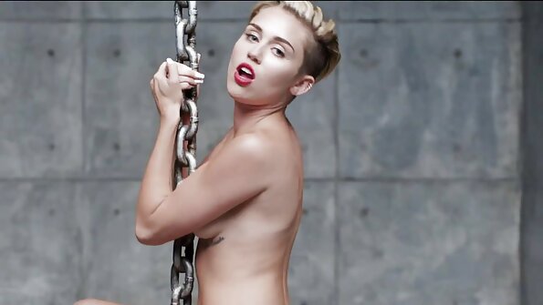 एक दुबली-पतली चीज को सेक्सी फिल्म वीडियो एचडी हिंदी गुदा मैथुन करना पसंद है और वह हमें दिखाती है