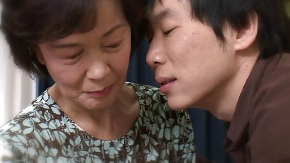 ब्रेव ब्लोंड है उसकी टाइट कनी स्ट्रेच्ड ऑल वीडियो एचडी सेक्सी फिल्म ओवर काउच