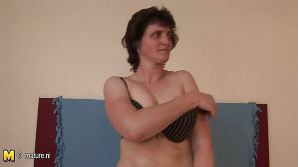 एक लड़की फेस सिटींग करती है और वो भी एक बड़े हिंदी सेक्सी फिल्म एचडी कॉक पर बैठ जाती है