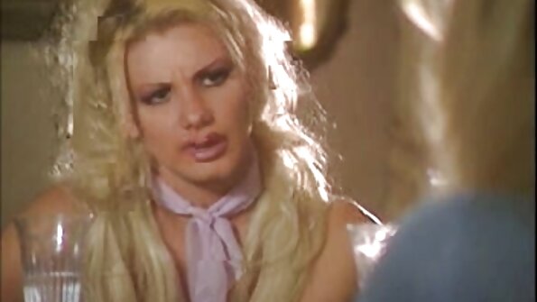 सुंदर धूप वाला दिन सन लाउंजर पर अद्भुत सेक्स सेक्सी मूवी हिंदी में फुल एचडी के लिए एकदम सही है