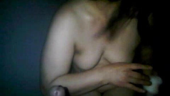 सुनहरे बालों वाली बेब है spanked और स्ट्रैप-ऑन गड़बड़ द्वारा श्यामला मालकिन हिंदी मूवी एचडी सेक्सी