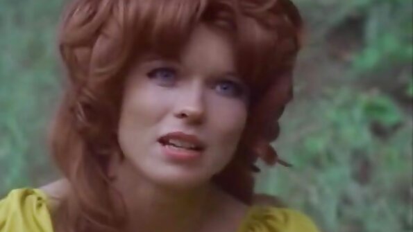 एक सेक्सी मूवी हिंदी में फुल एचडी किशोर एक त्रिगुट में है और वह पुरुषों के साथ बहुत मज़ा कर रही है