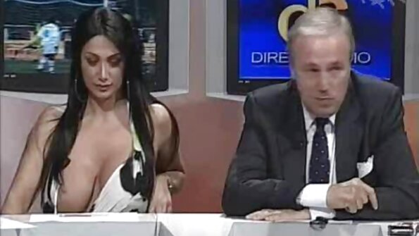 एक स्वीट बिंबो टॉयज साथ उसकी पुसी साथ उसकी डिल्डो उसकी सेक्सी फिल्म वीडियो में एचडी में पीठ पर