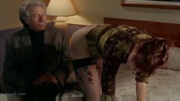बस्टी स्टारलेट और उसकी एथलेटिक लवर एचडी सेक्सी वीडियो फिल्म में the ब्यूटिफुल पार्क