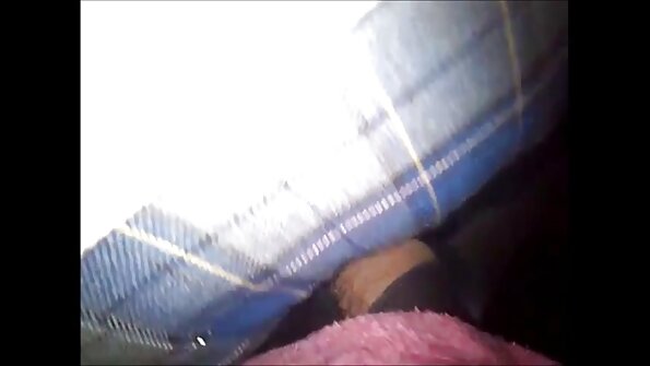 एक गर्म छोटी एचडी वीडियो सेक्सी फिल्म फूहड़ बिस्तर पर उसके शरीर में कुछ डिक प्राप्त कर रही है