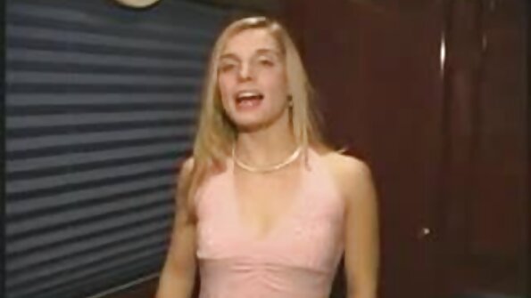 एक हॉट और गंदी मिल्फ साथ बड़ा नॉकर्स हो जाता है गड़बड़ सेक्सी मूवी फुल एचडी सेक्सी मूवी पर the शीट्स