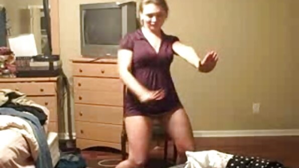 छोटे बाल और छोटे सेक्सी पिक्चर एचडी मूवी स्तन वाली महिला को मिल रहा है ढेर सारा प्यार